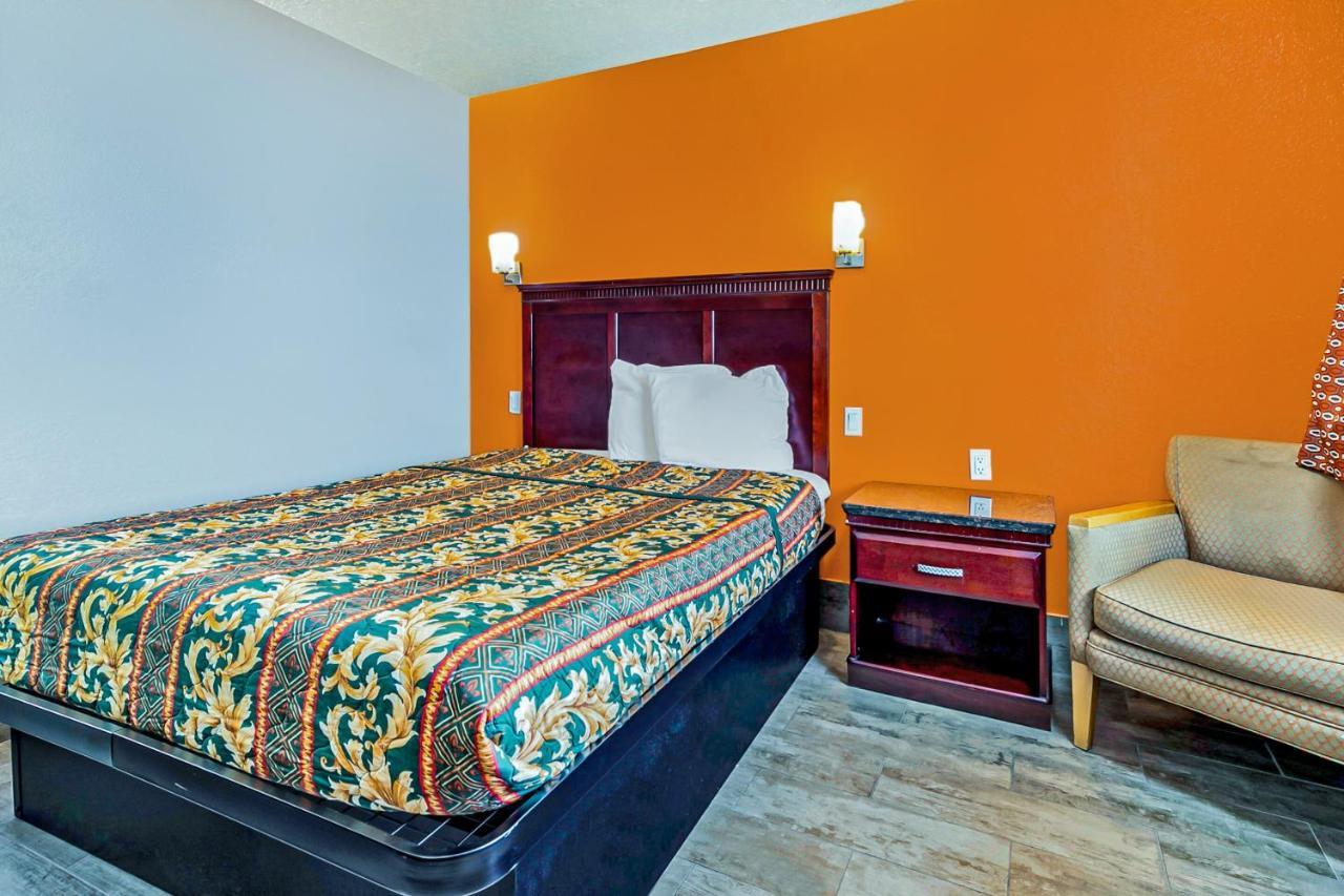 Oyo Hotel Lake Charles Hwy 10 Екстериор снимка