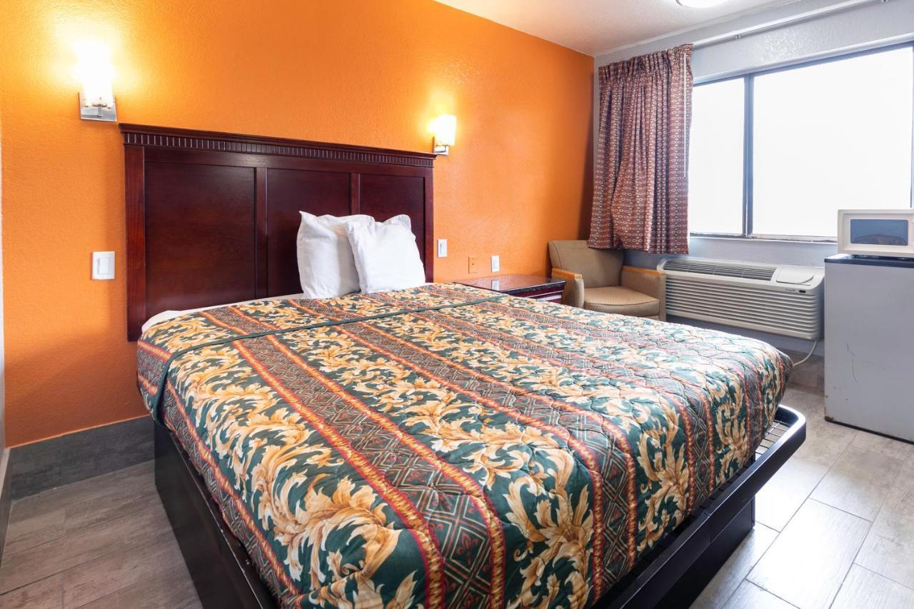 Oyo Hotel Lake Charles Hwy 10 Екстериор снимка