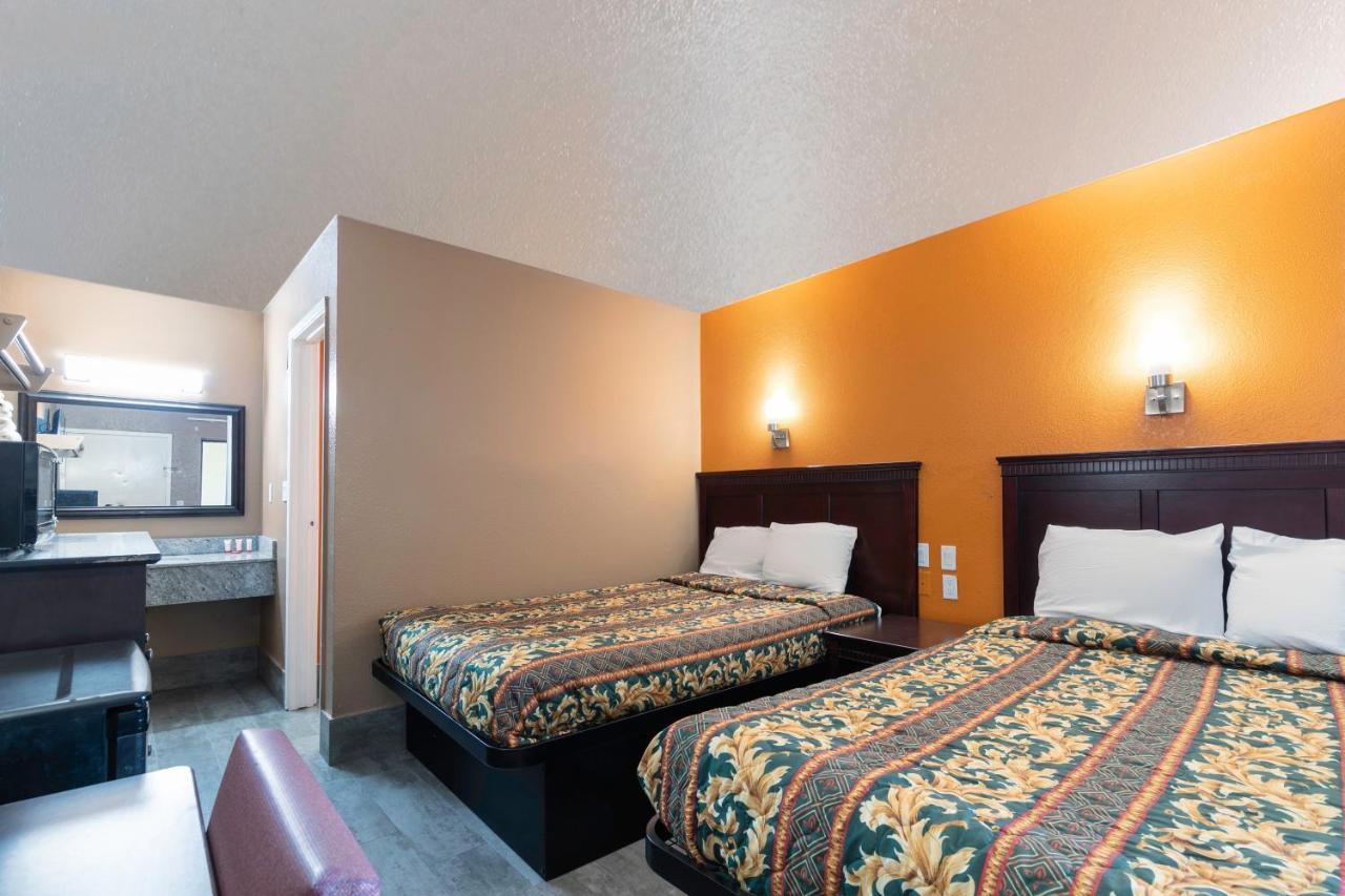 Oyo Hotel Lake Charles Hwy 10 Екстериор снимка